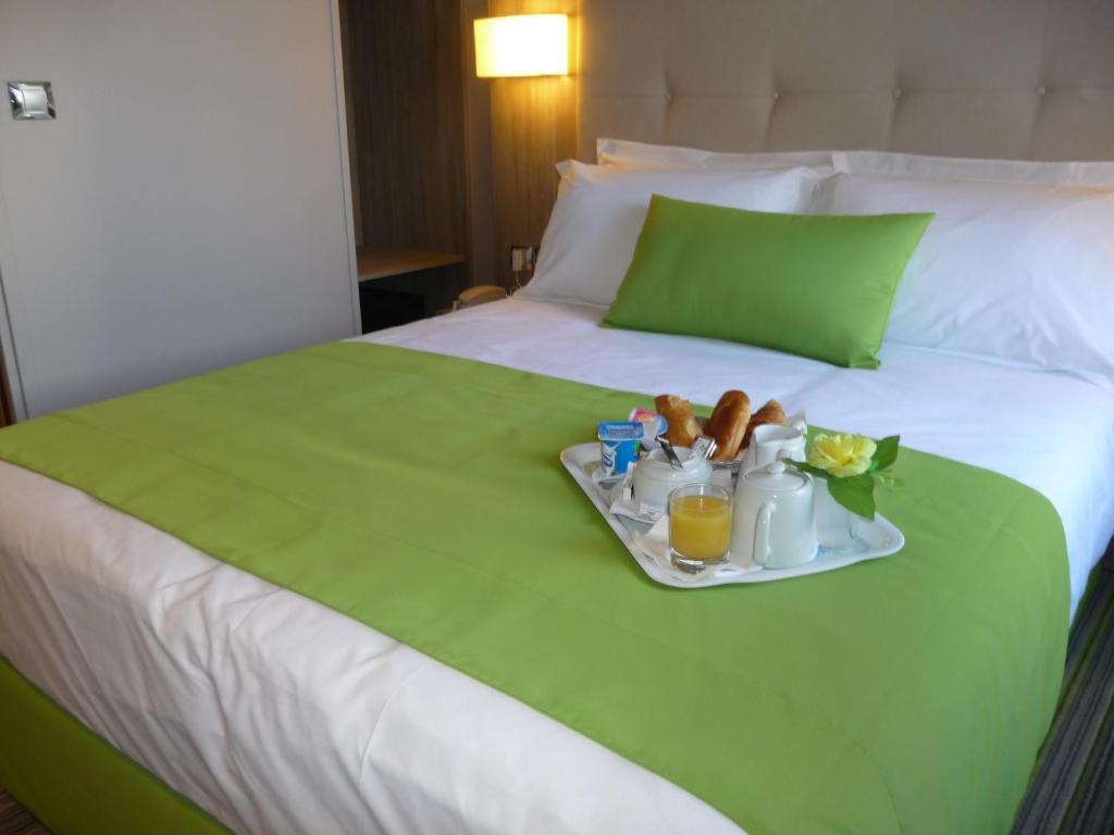 Hotel Floridor Etoile Aulnay-sous-Bois Habitación foto